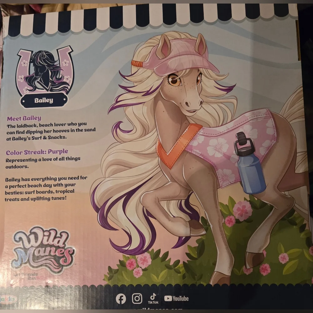Wild Manes Horse with Surf & Snack Cart Set